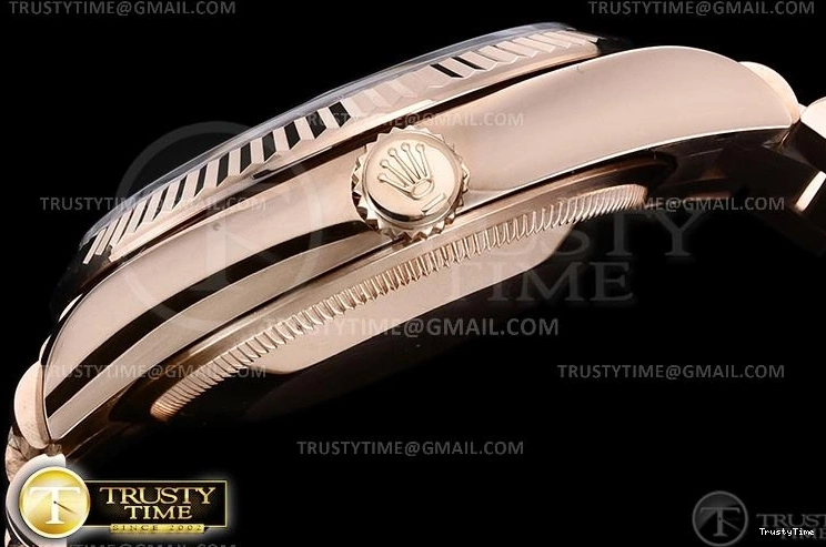 1117 RDD0219J – DayDate 36mm FreshLook 697